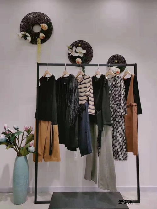 新品首發 漢派春夏女裝連衣裙套裝，時尚與性價比兼具的批發優選